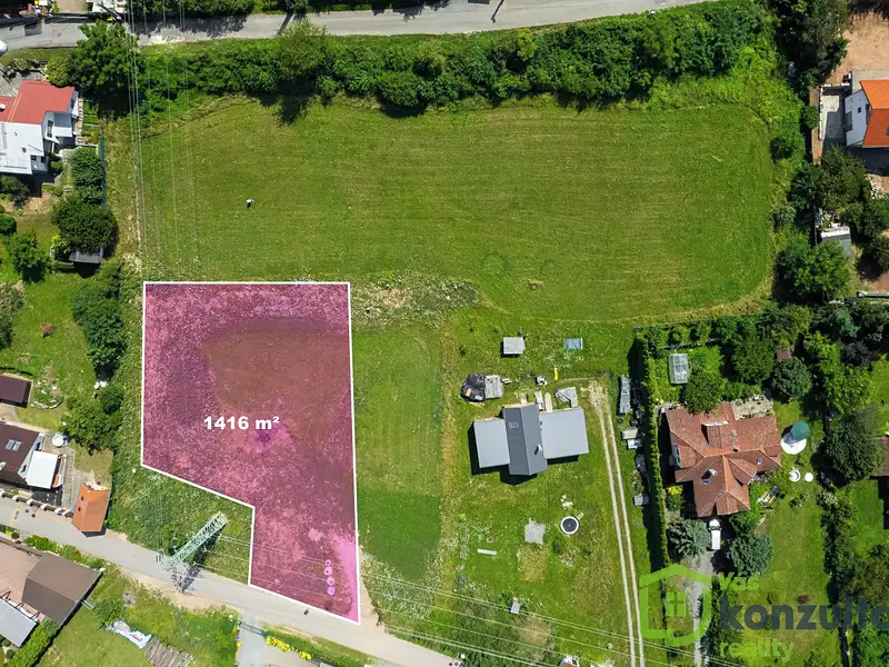 Prodej stavebního pozemku v Hradčanech o rozloze 1416 m²